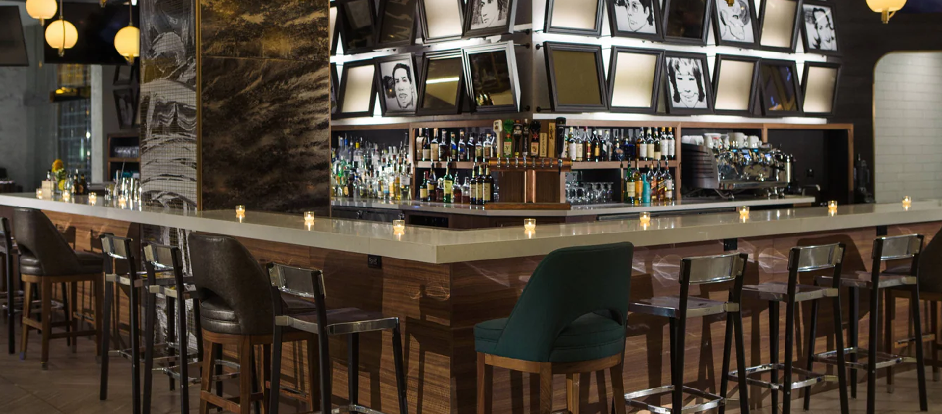 A photo of the interior of the Renaissance hotel in down town Chicago